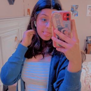 Meet your Posher, Mia